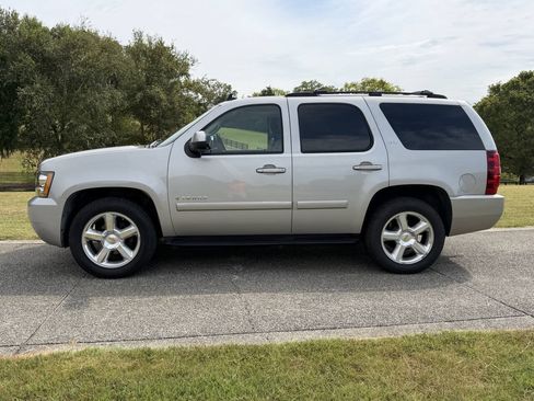Used 2007 Chevrolet Tahoe LTZ w/ LTZ Preferred Equipment Group AWD/4WD image 1