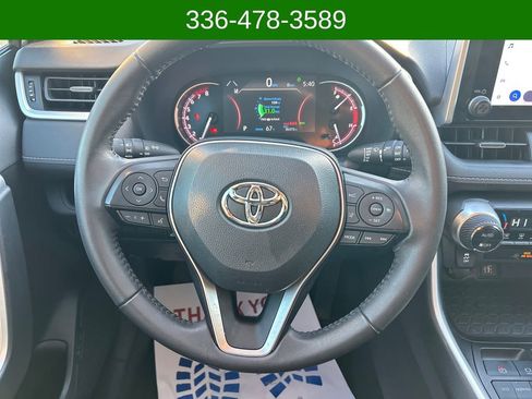 Used 2023 Toyota RAV4 XLE Premium image 14