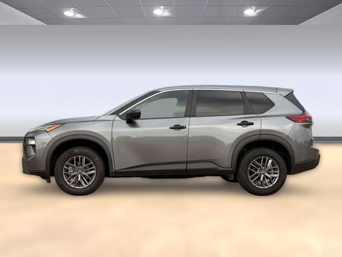 Used 2024 Nissan Rogue S FWD image 2