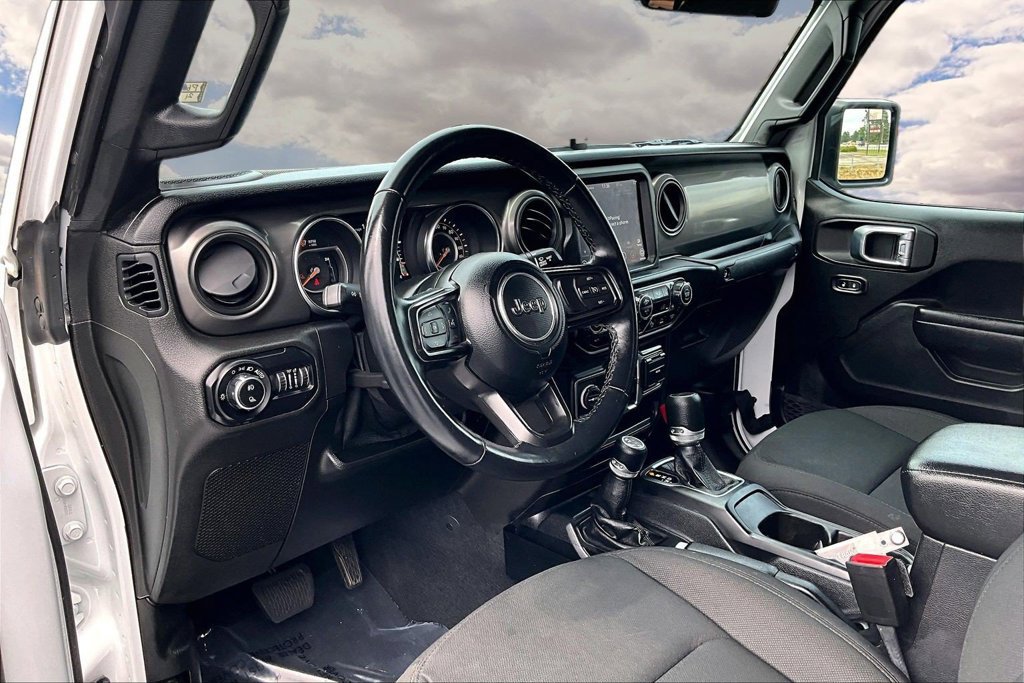 Used 2021 Jeep Gladiator Sport AWD/4WD image 18