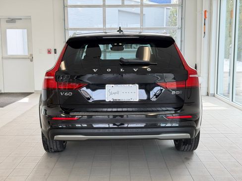 Certified 2024 Volvo V60 B5 Cross Country Plus w/ Protection Package Premier AWD/4WD image 7