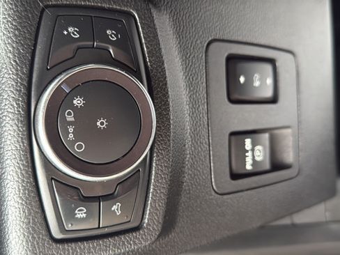 Used 2019 Ford F150 XLT w/ Equipment Group 302A Luxury AWD/4WD image 13