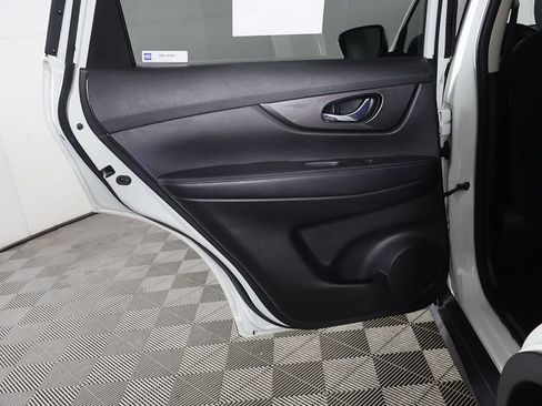 Used 2019 Nissan Rogue SV w/ Premium Package AWD/4WD image 24