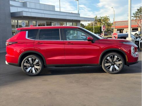 New 2026 Mitsubishi Outlander LE image 5