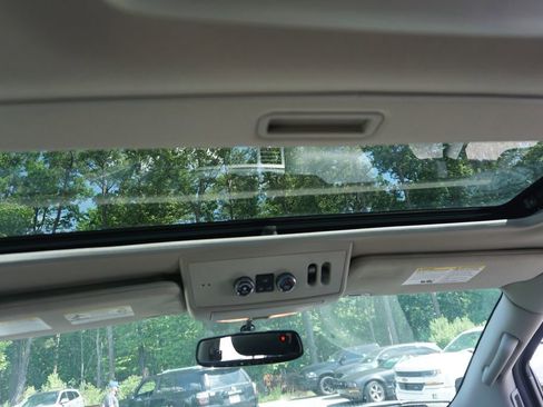 Used 2014 Nissan Armada SL w/ Moonroof Package AWD/4WD image 12