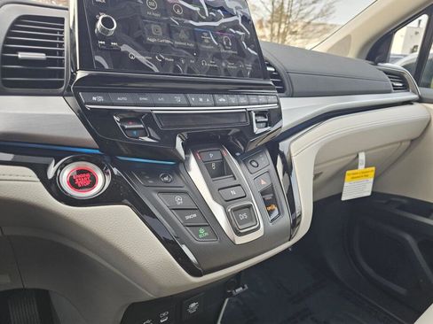 New 2026 Honda Odyssey Touring image 22
