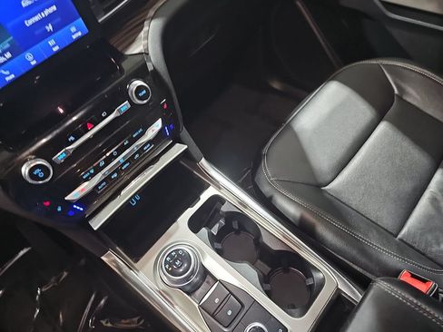 Used 2021 Ford Explorer Limited w/ Hybrid Equipment Group 310A AWD/4WD image 28