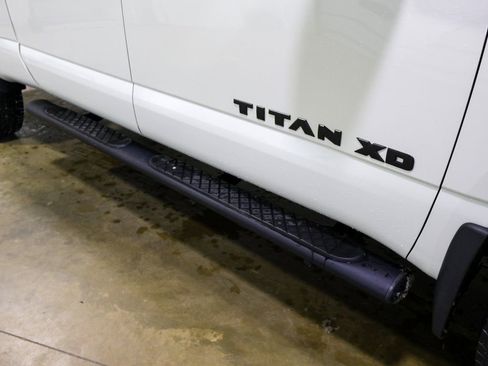 Used 2019 Nissan Titan SV w/ SV Convenience Package image 27