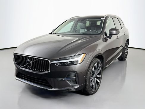 Used 2023 Volvo XC60 B5 Ultimate w/ Climate Package AWD/4WD image 4