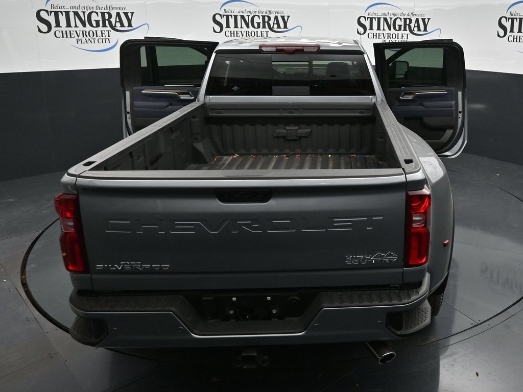 Used 2026 Chevrolet Silverado 3500 High Country w/ Technology Package AWD/4WD image 35