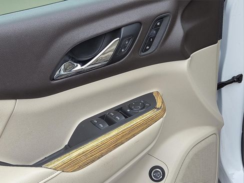 Used 2018 GMC Acadia Denali w/ Technology Package image 15