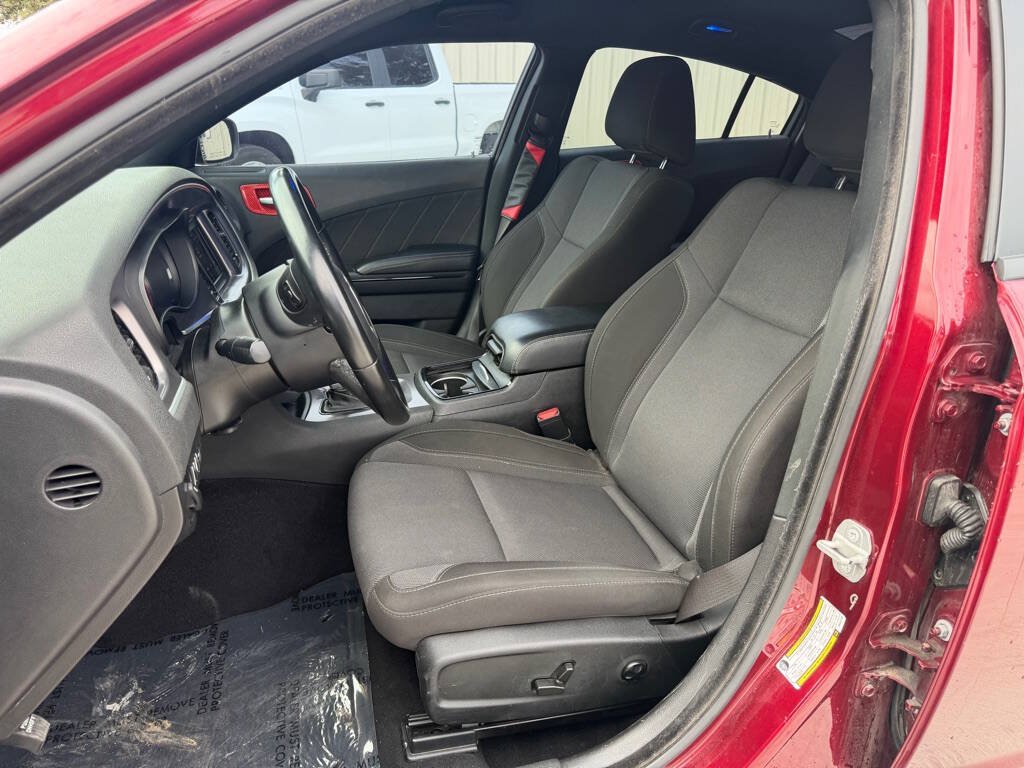Used 2021 Dodge Charger SXT w/ Blacktop Package RWD image 9