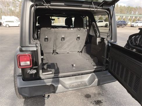 Used 2020 Jeep Wrangler Unlimited Sport S image 24