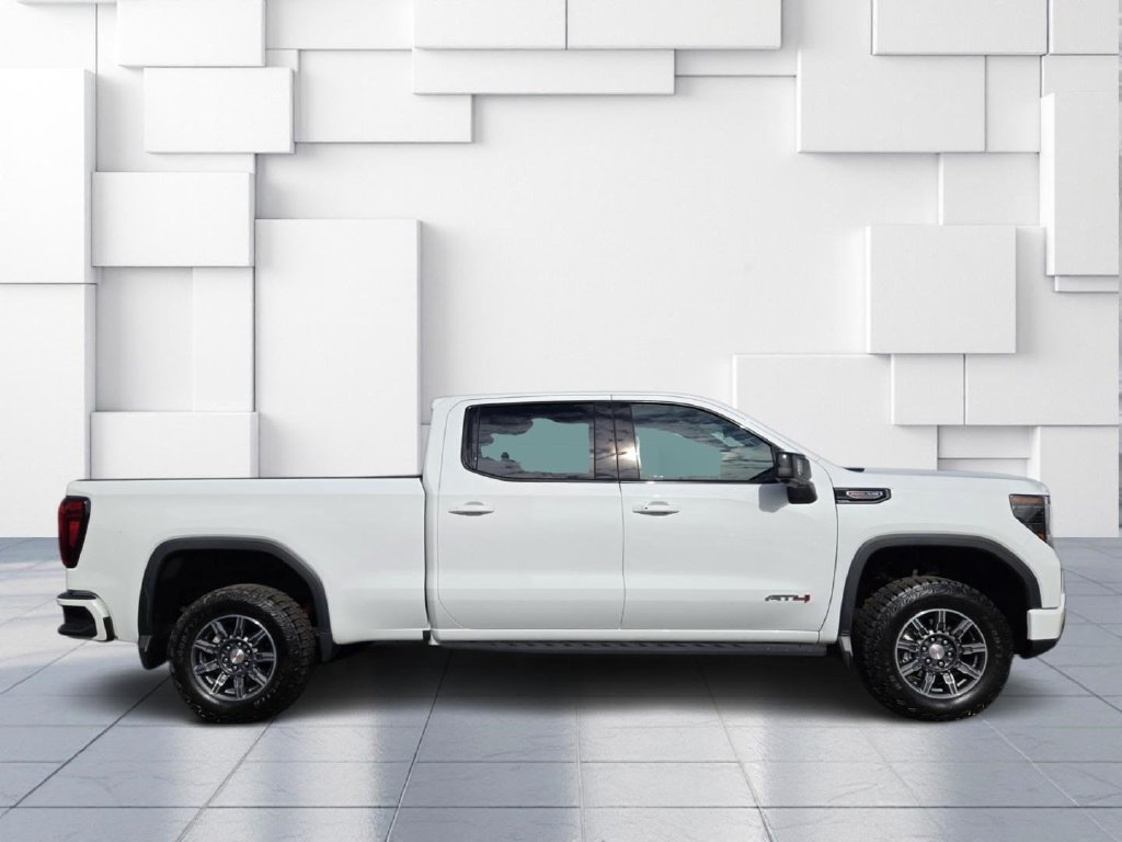 Used 2024 GMC Sierra 1500 AT4 w/ Technology Package AWD/4WD image 4