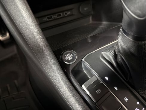 Used 2020 Volkswagen Tiguan SE R-Line FWD image 18