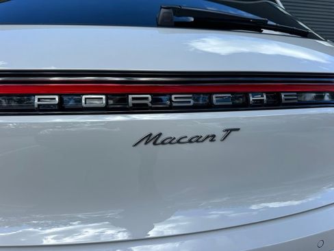 Used 2026 Porsche Macan image 14