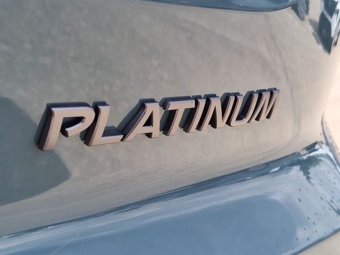 New 2026 Nissan Pathfinder Platinum FWD image 4