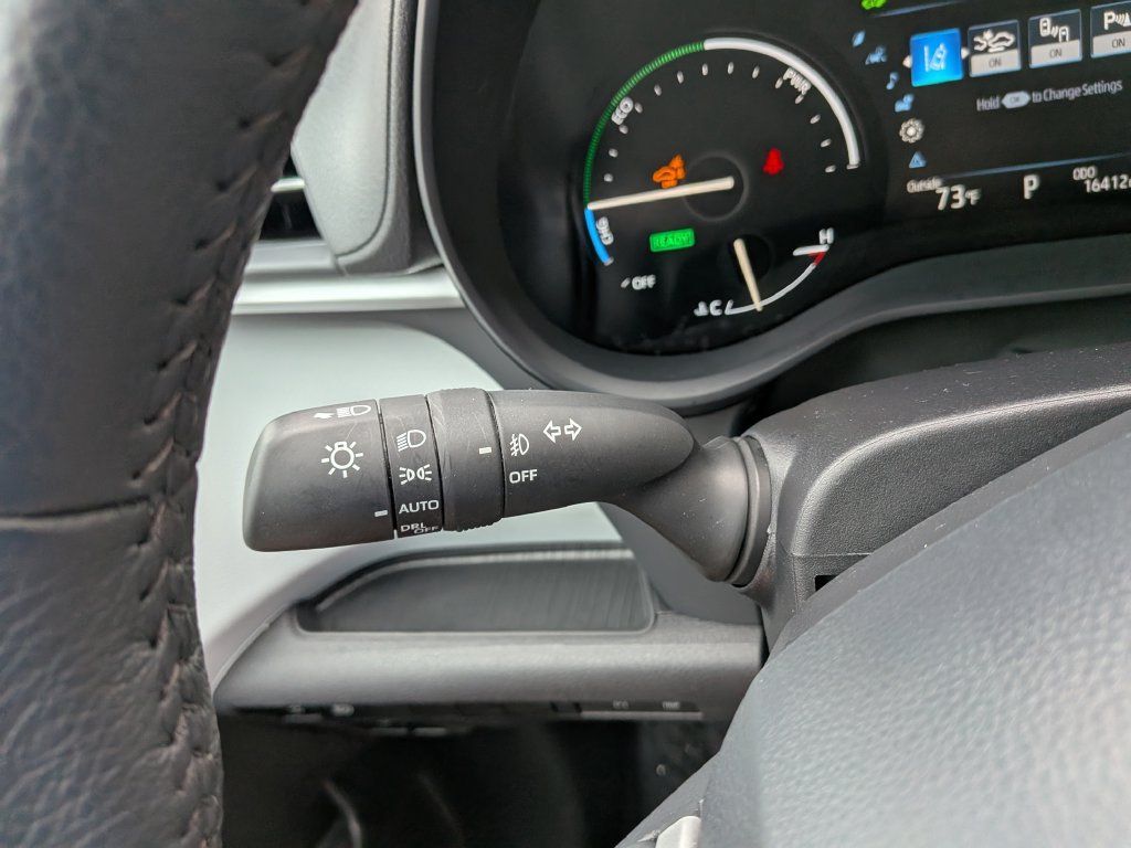Used 2026 Toyota Sienna XLE FWD image 28