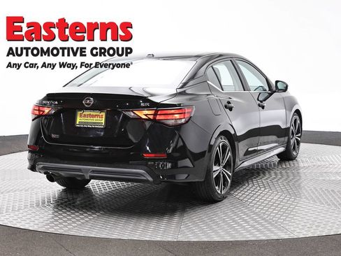 Used 2023 Nissan Sentra SR w/ SR Premium Package FWD image 5