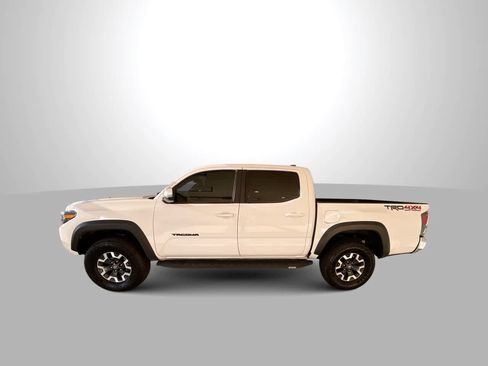 Used 2023 Toyota Tacoma TRD Off-Road w/ Black Out Package (TMS) AWD/4WD image 5