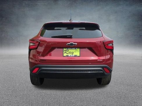 Used 2024 Chevrolet Trax RS w/ Driver Confidence Package FWD image 8
