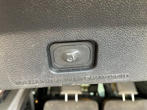 Used 2016 Ford Explorer XLT w/ Equipment Group 202A AWD/4WD image 26