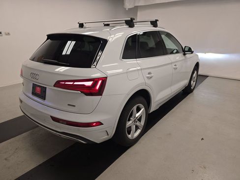 Used 2023 Audi Q5 2.0T Premium w/ Convenience Package AWD/4WD image 2