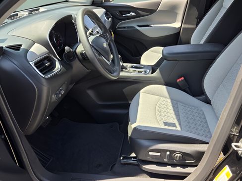 Certified 2023 Chevrolet Equinox LS w/ LS Convenience Package FWD image 9