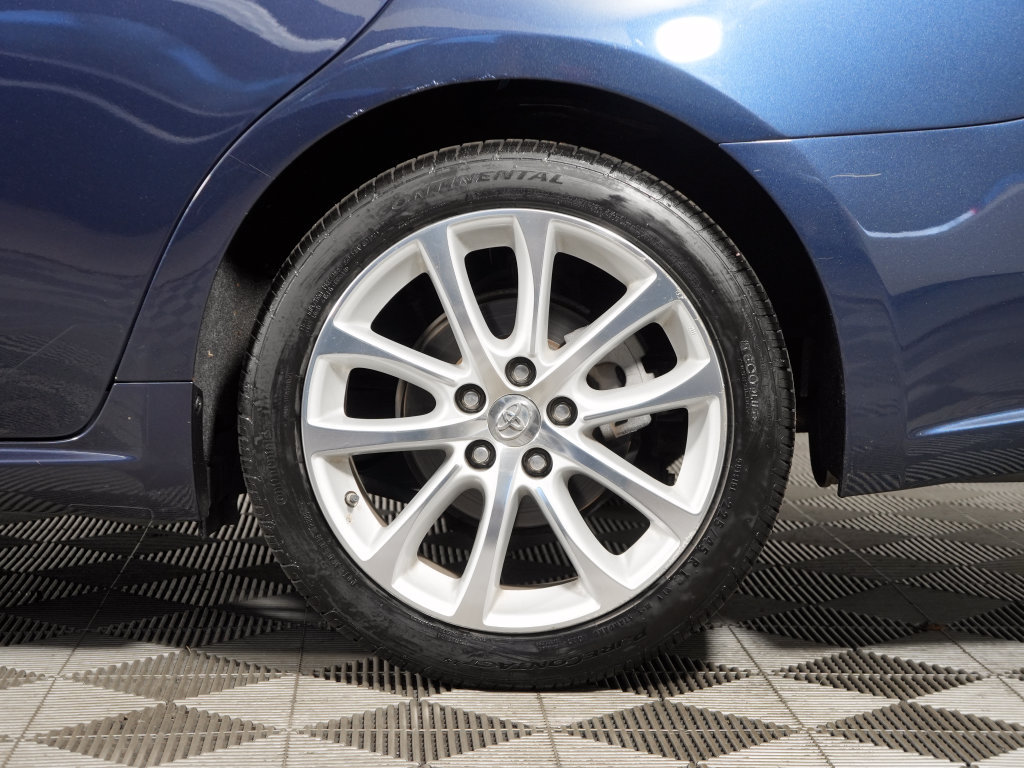 Used 2015 Toyota Avalon Limited w/ Technology Package FWD image 10