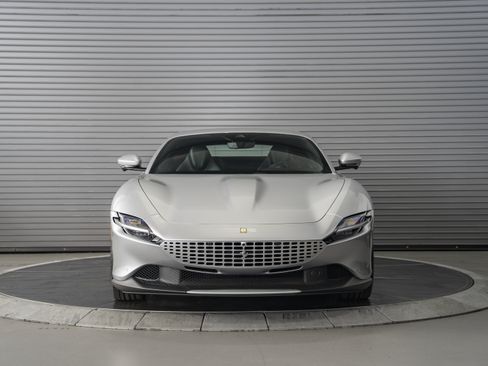 Used 2021 Ferrari Roma RWD image 8