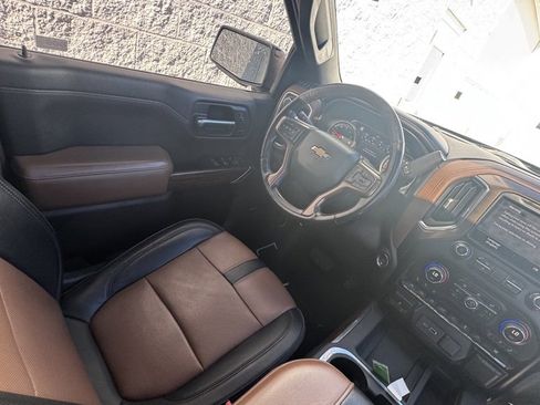 Used 2019 Chevrolet Silverado 1500 High Country image 32