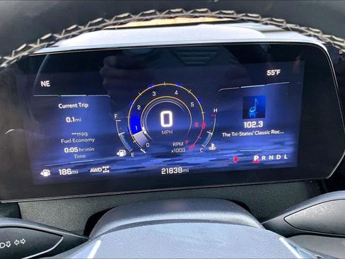 Used 2025 Chevrolet Traverse LT image 16