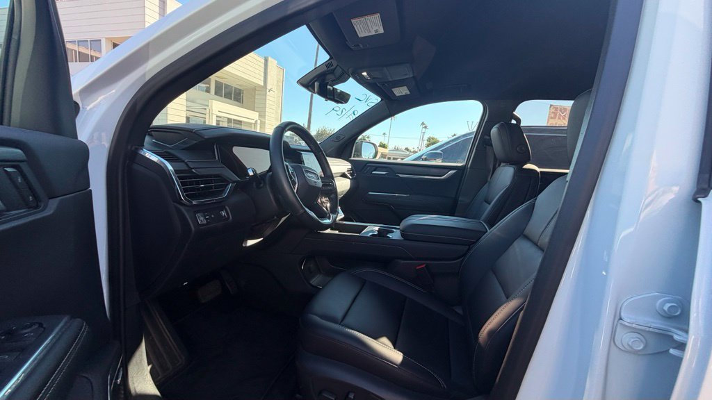 Used 2026 GMC Acadia Elevation w/ Elevation Premium Package FWD image 6