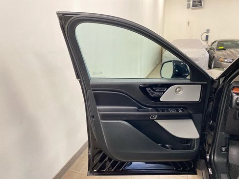 Used 2023 Lincoln Aviator Reserve w/ Equipment Group 201A image 16