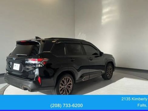 Used 2025 Subaru Forester Sport image 9