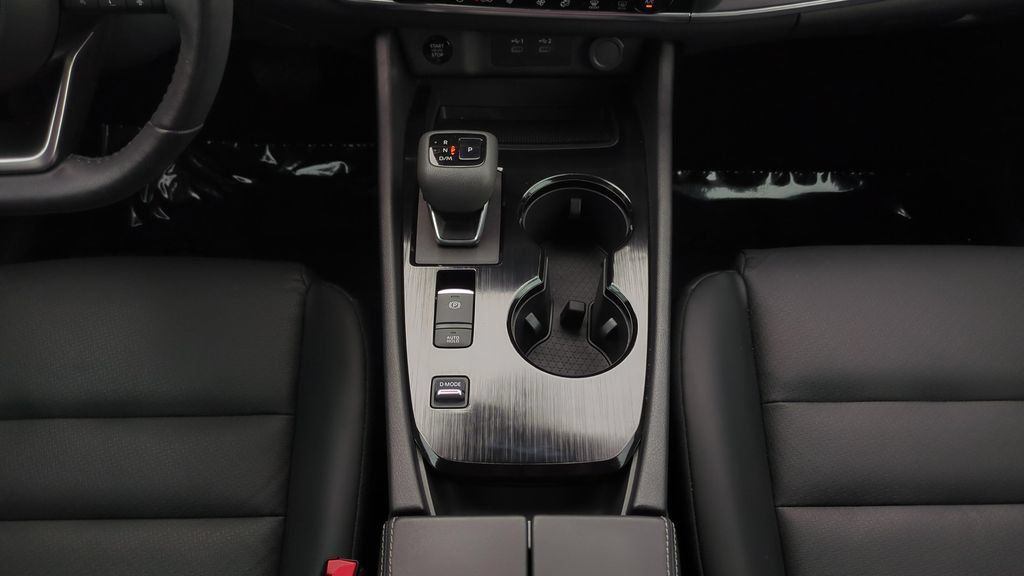 Certified 2024 Nissan Rogue SV w/ SV Premium Package FWD image 15