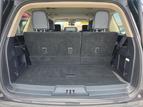 Used 2024 Ford Expedition XLT AWD/4WD image 16