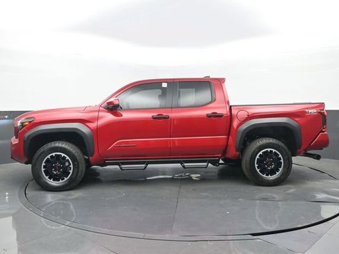 Used 2025 Toyota Tacoma TRD Off-Road AWD/4WD image 22