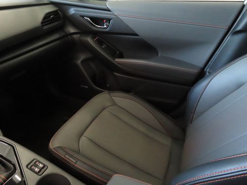 Certified 2025 Subaru Crosstrek 2.5i Limited w/ Crosstrek Mirror Package image 21