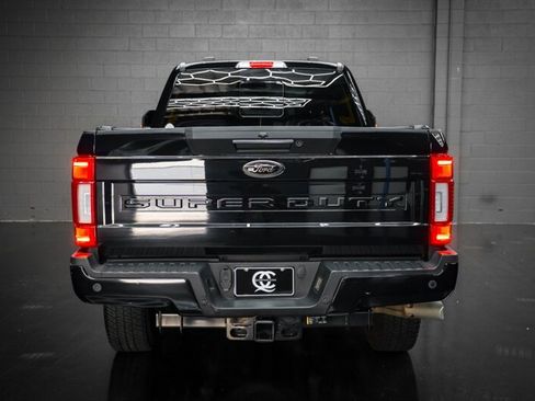 Used 2022 Ford F250 Lariat w/ Black Appearance Package image 39