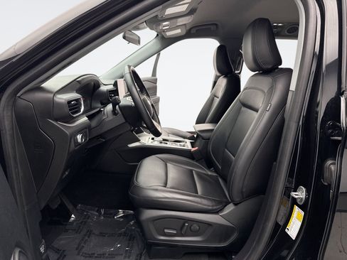 Used 2022 Ford Explorer XLT w/ Equipment Group 202A image 11