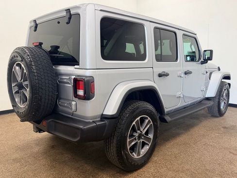 Used 2023 Jeep Wrangler Unlimited Sahara AWD/4WD image 7