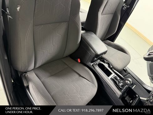 Used 2018 Toyota Tacoma TRD Sport w/ Technology Package AWD/4WD image 46