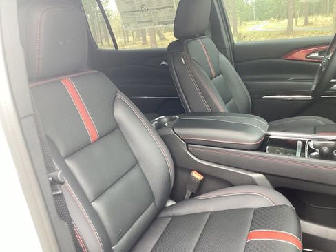 New 2026 Chevrolet Traverse RS w/ LPO, Floor Liner Package FWD image 24