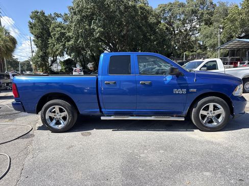 Used 2018 RAM 1500 Express RWD image 6