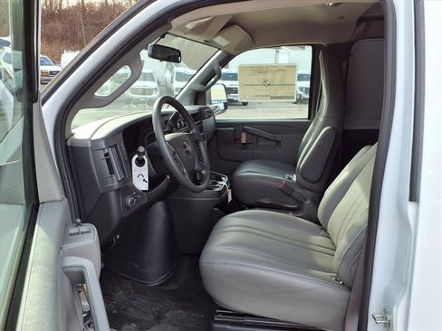 New 2025 GMC Savana 2500 Work Van w/ Driver Convenience Package image 14