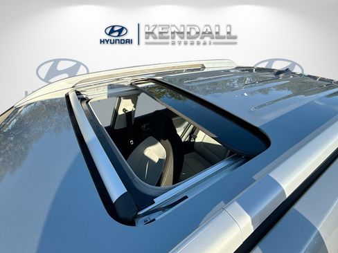 Used 2024 Hyundai Venue SEL image 14