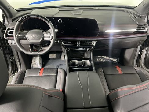 Certified 2024 Chevrolet Traverse RS w/ LPO, Floor Liner Package AWD/4WD image 9
