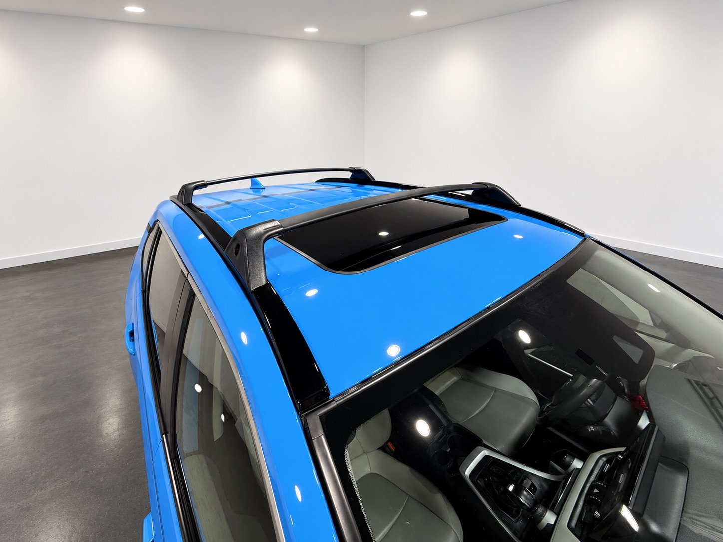 Used 2020 Toyota RAV4 XLE Premium AWD/4WD image 9
