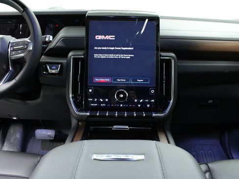New 2026 GMC Yukon XL Denali w/ Denali Reserve Package AWD/4WD image 19